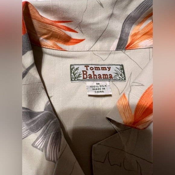 Vintage Tommy Bahama 100% silk blouse - Picture 4 of 8